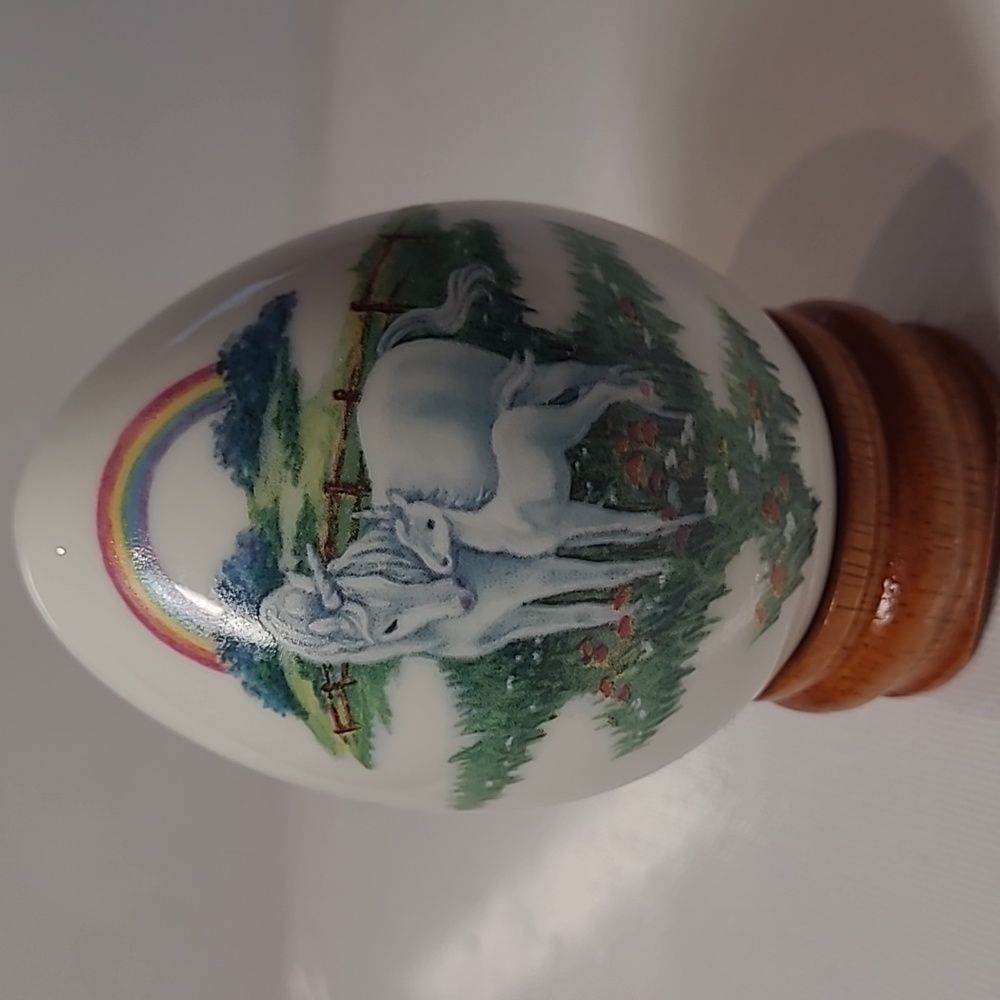 Vintage Princeton gallery 1993 porcelain egg Unicorn w/ wood stand